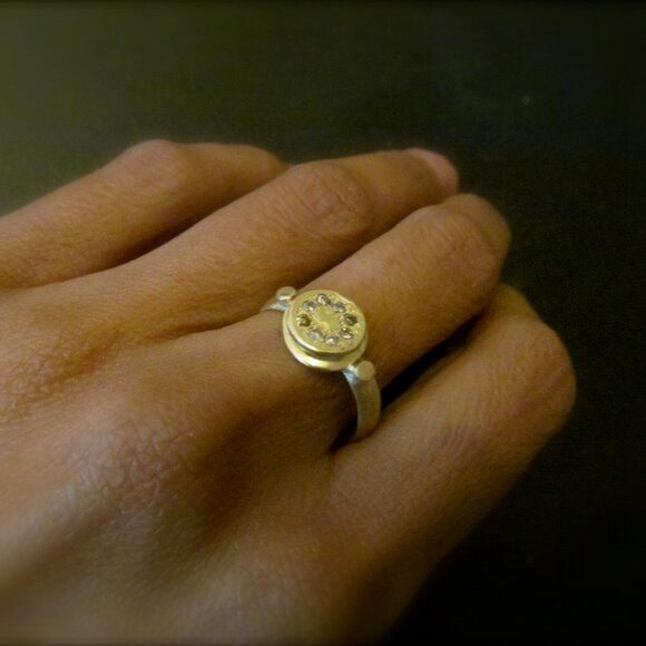 Engagement ring. 14K Yellow gold ring with 0.08ct Diamond Champagne color. - Picture 7 of 16